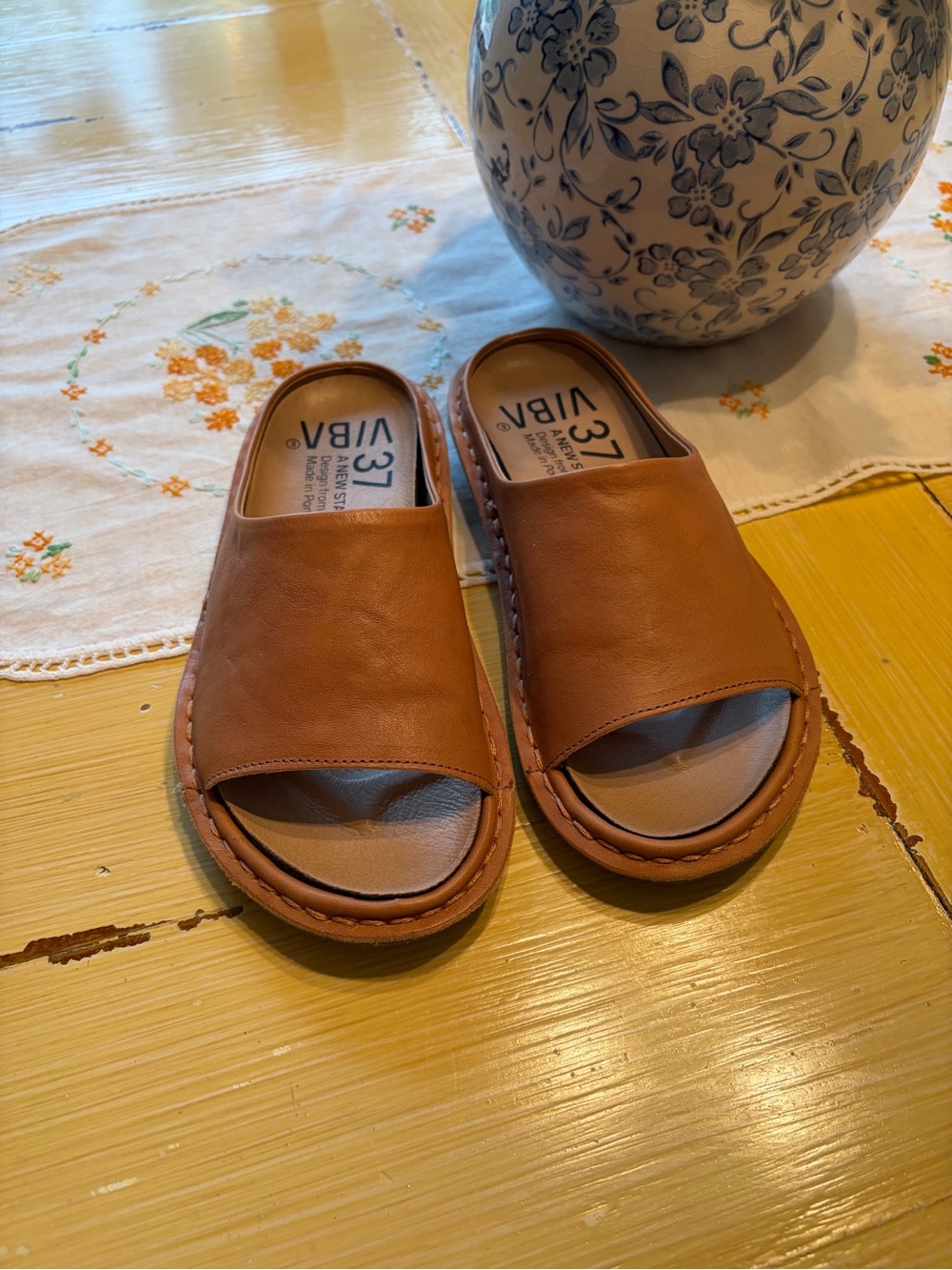 VIBA Brown St TROPEZ Open-Toe Slide Sandals